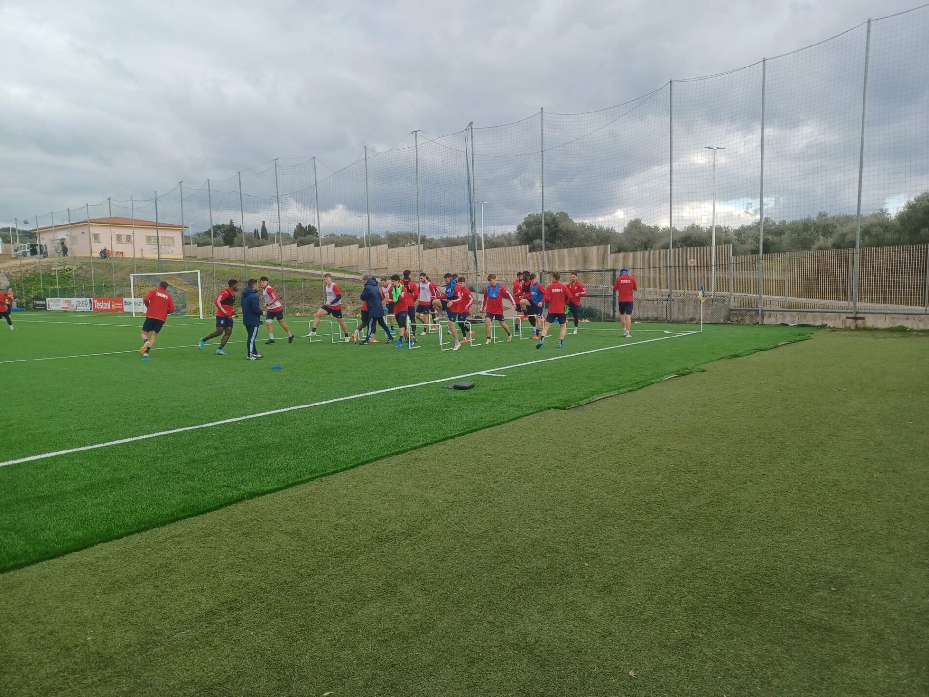 Allenamento della Torres al Centro Sportivo San Paolo di Sassari (Foto d'archivio)
