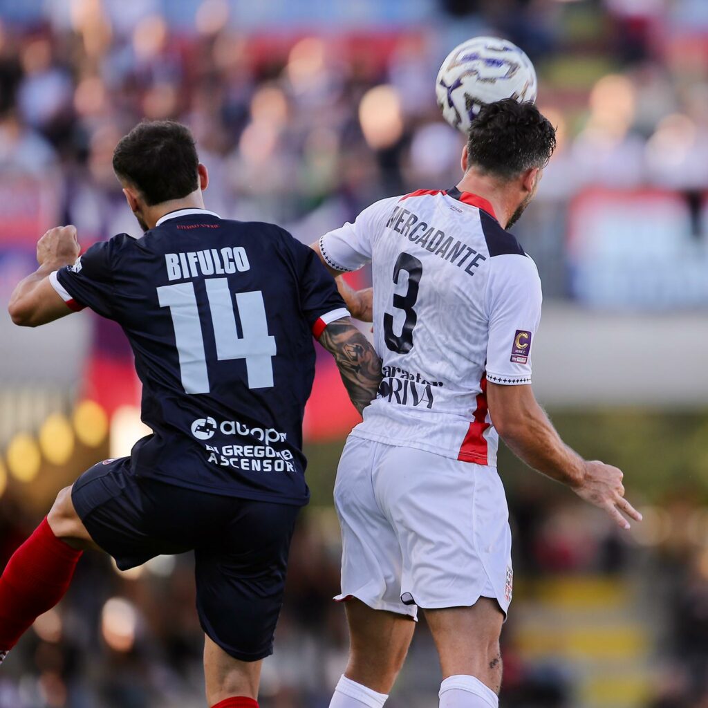 Mario Mercadante con la maglia della Torres (Foto d'archivio)
