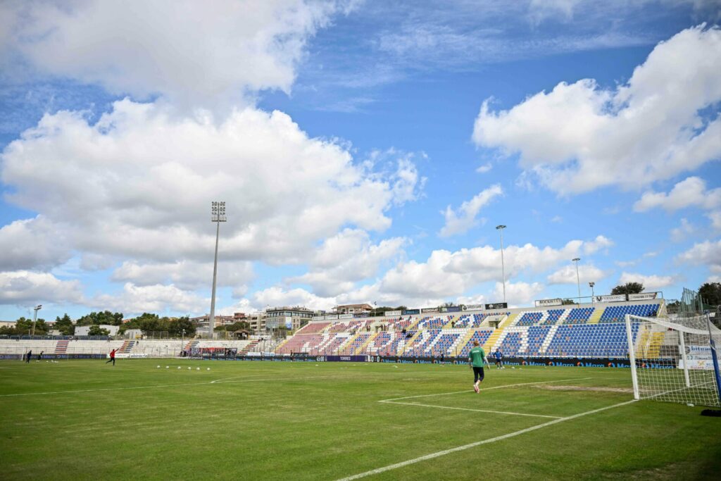 Lo Stadio "Vanni Sanna" prima della partita Torres-Sambenedettese