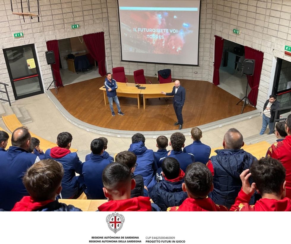 Ibba e Migheli durante l'evento di "Futuri in gioco" (Foto dal sito seftorrescalcio.it)