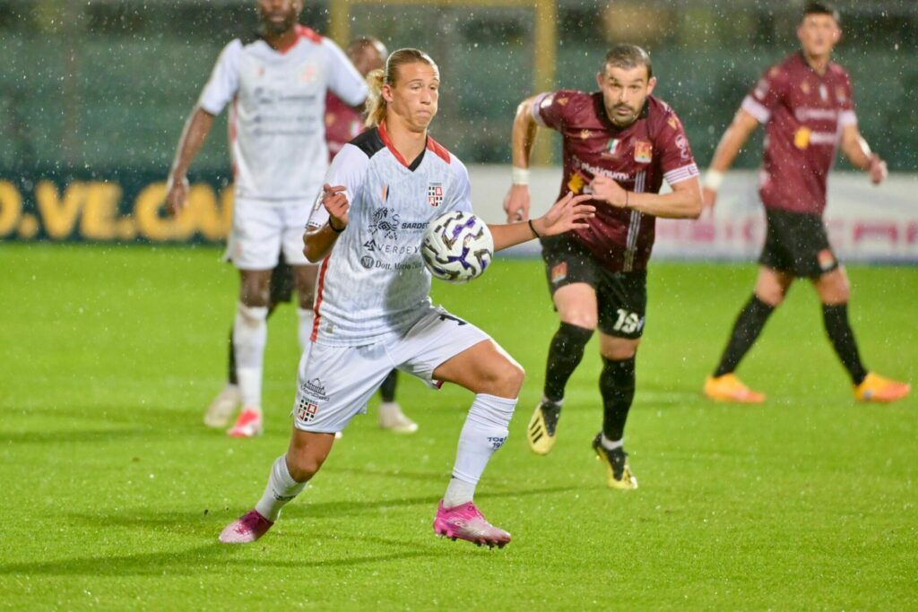 Mattia Sala in un'azione del match contro il Livorno (Credits Foto Novi US Livorno)