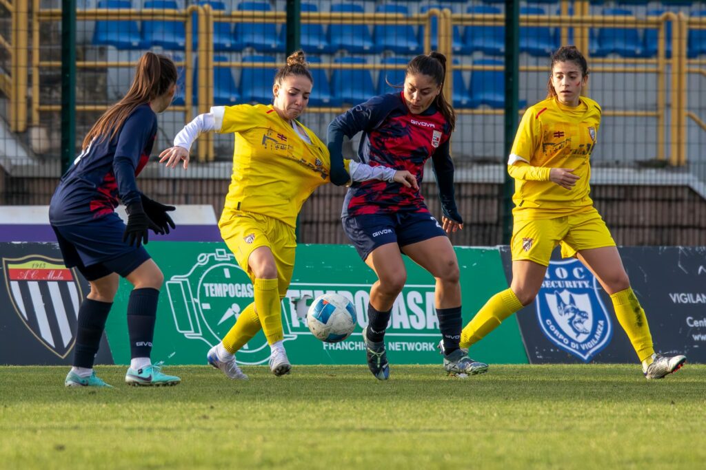 Uno scatto della sfida tra Real Meda e Women-Torres (Foto Umberto Gasperinetti)