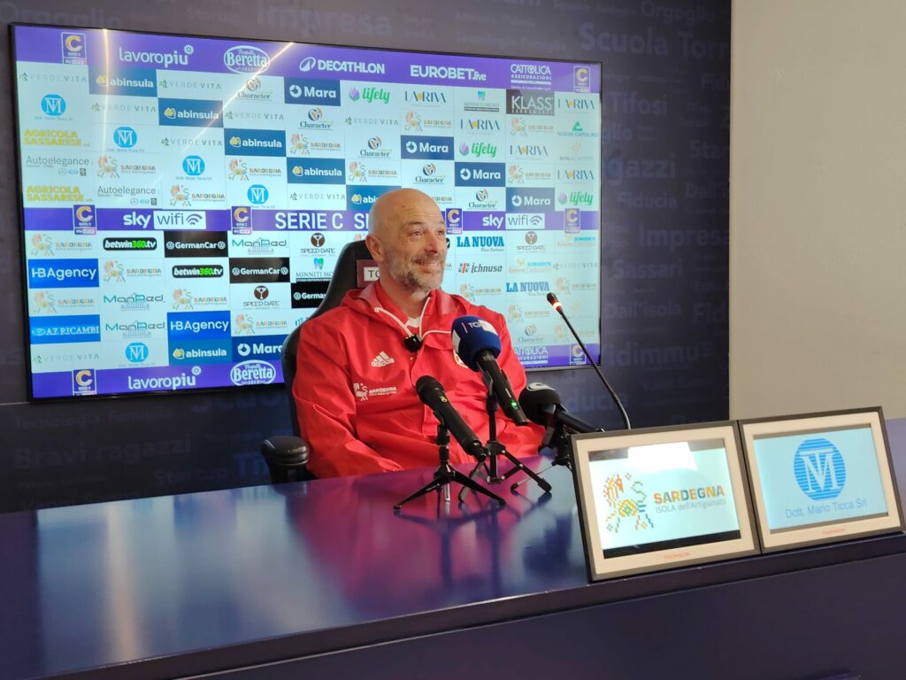 Il mister della Torres, Alfonso Greco (Foto d'archivio)