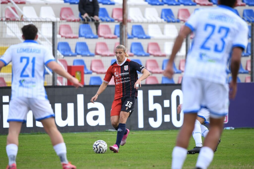 Mattia Sala in un'azione del match fra Torres e Pineto (Credits: Torres)