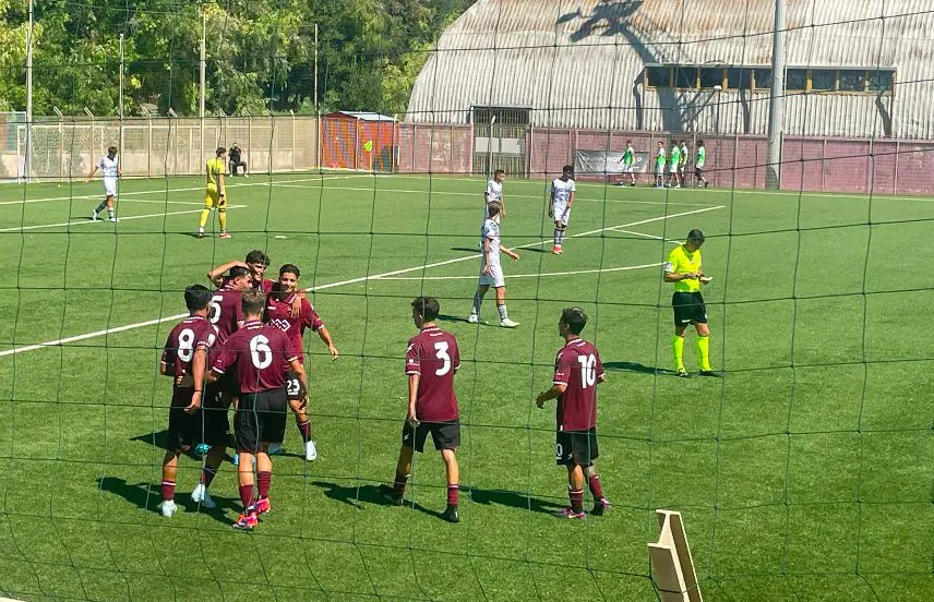 Un'esultanza dopo un gol della Salernitana Primavera