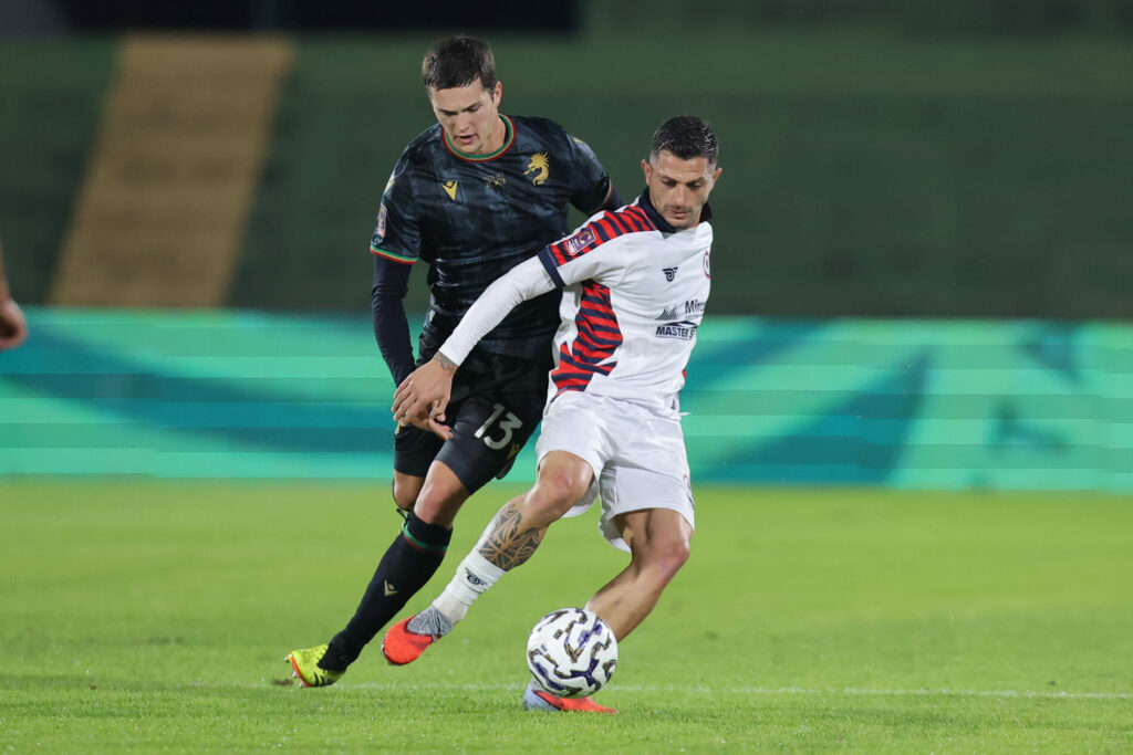 Vito Leonetti in un'azione contro la Ternana