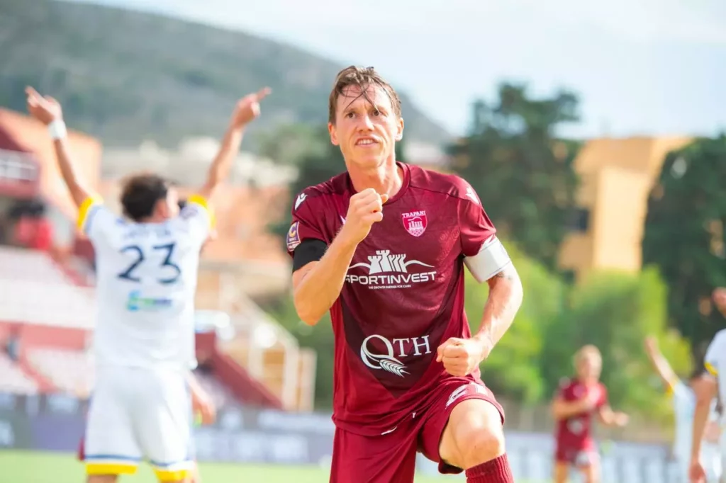 Manuel Fischnaller con la maglia del Trapani