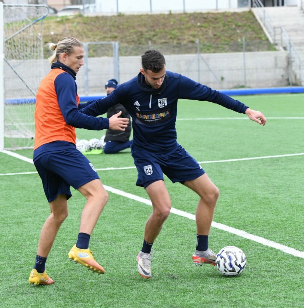 I rossoblù in allenamento (Foto d'archivio. Credits: Alessandro Sanna)