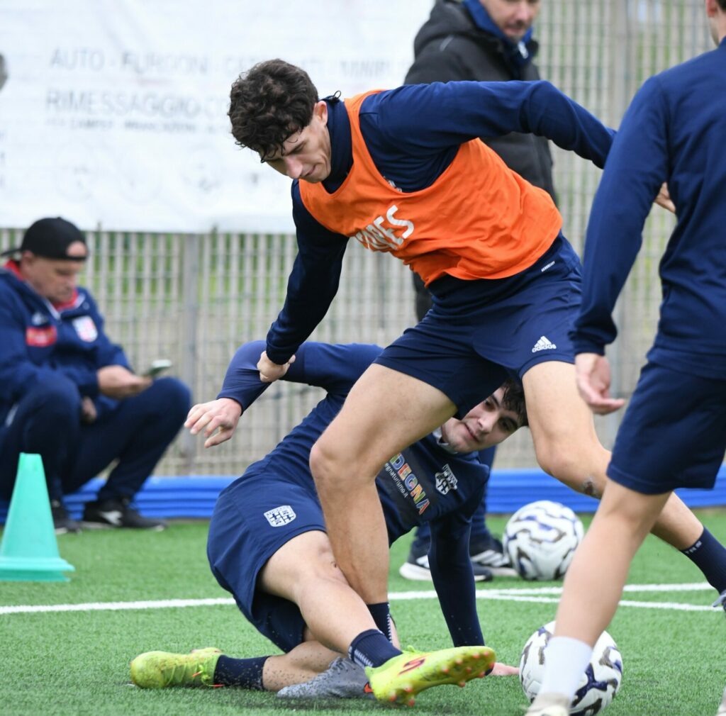 Un allenamento dei rossoblù (Foto d'archivio. Credits: Alessandro Sanna)