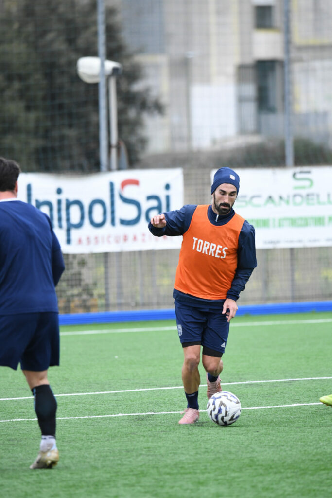 Riccardo Idda in allenamento con i rossoblù (Foto d'archivio. Credits: Alessandro Sanna)