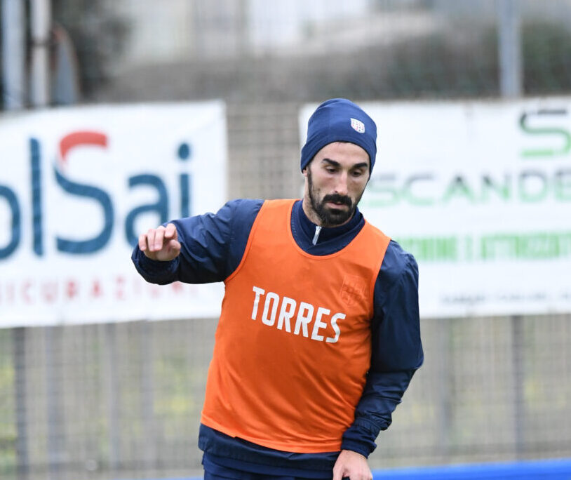 Riccardo Idda in allenamento con i rossoblù (Foto d'archivio. Credits: Alessandro Sanna)