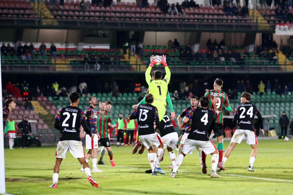 Il portiere della Vis Pesaro, Alessio Pozzi (Foto d'archivio)