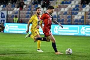 Daniele Sorrentino nell'azione del gol segnato contro il Guidonia Montecelio