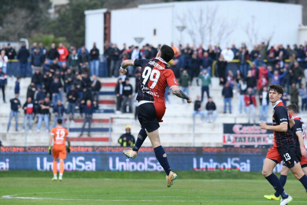 Daniele Sorrentino nella partita contro il Livorno (Credits: Torres)
