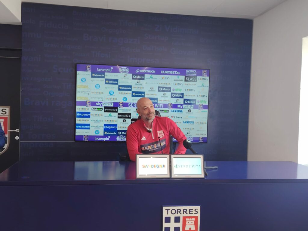 Il mister Alfonso Greco (Foto d'archivio)