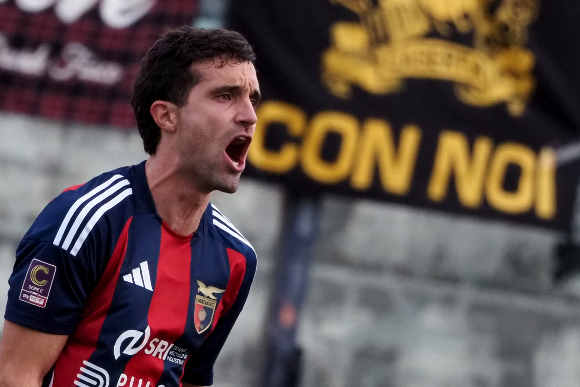 Manuel Llano con la maglia della Casertana