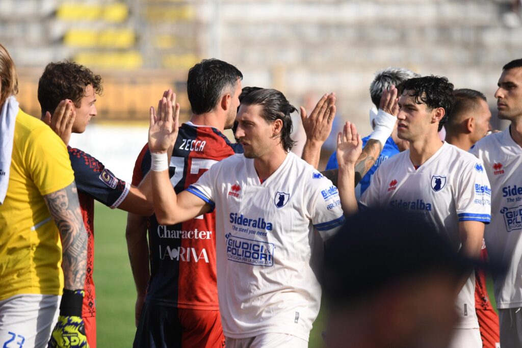 La squadra rossoblù contro la Sambenedettese (Credits: Torres)
