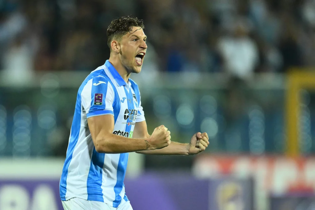 Riccardo Tonin con la maglia del Pescara