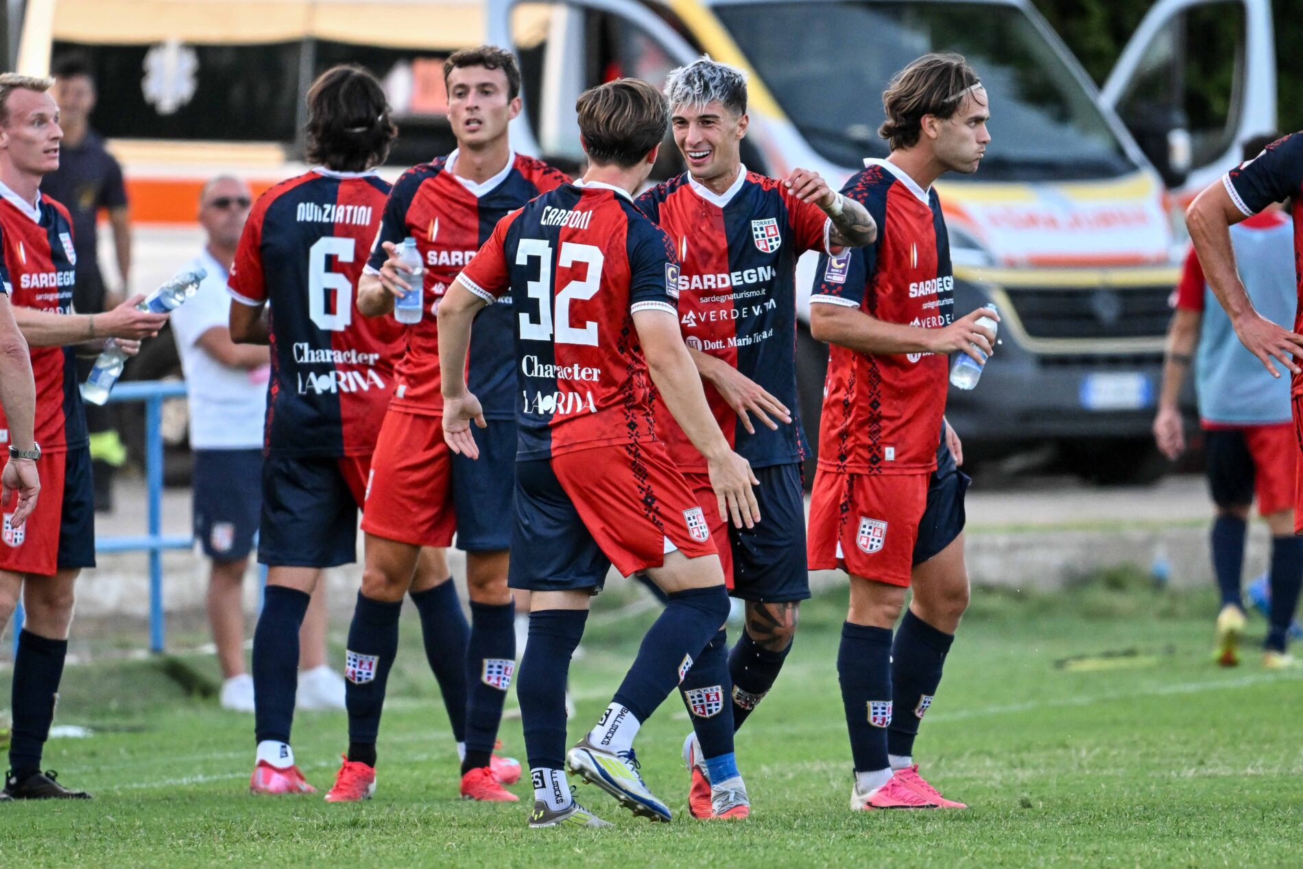 L'esultanza di Carboni dopo il gol contro la Sambenedettese