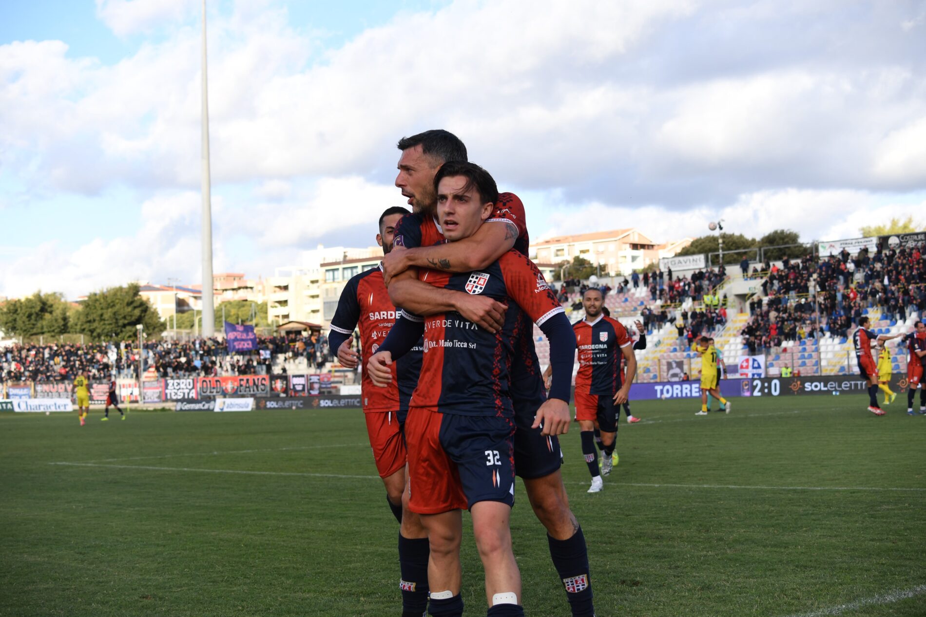 L'esultanza di Michele Carboni dopo il gol (Credits: Torres)