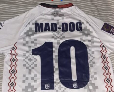La maglia della Torres con il nome dei Mad-Dog