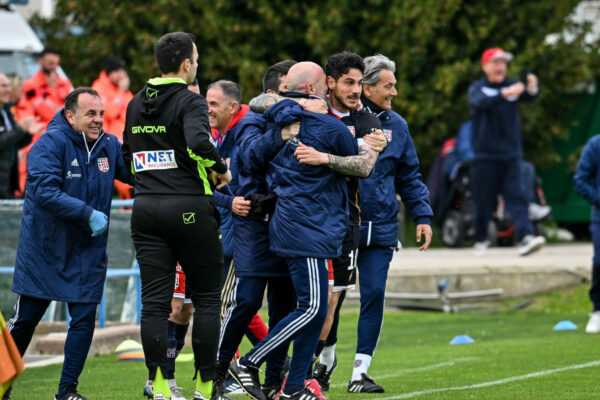 Un'esultanza di Mastinu dopo un gol segnato contro il Rimini nella scorsa stagione