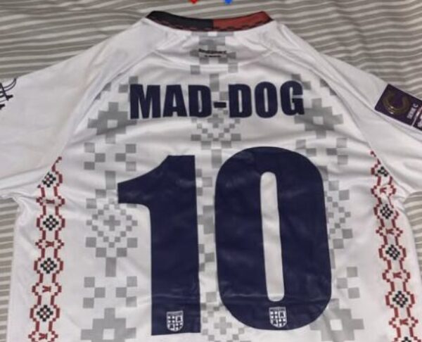 La maglia della Torres con il nome dei Mad-Dog